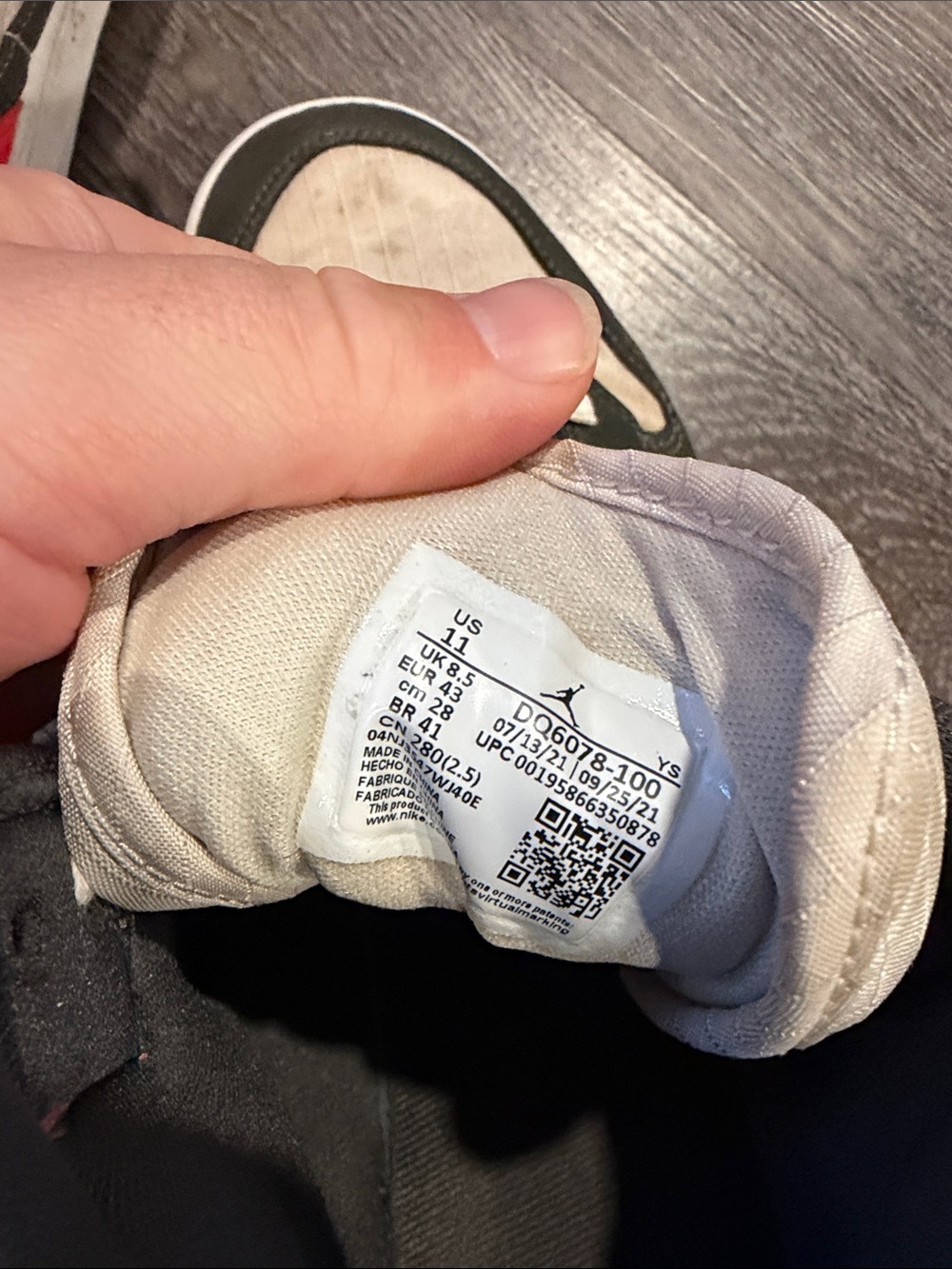 Jordan 1 Mid - Picture 5 of 5